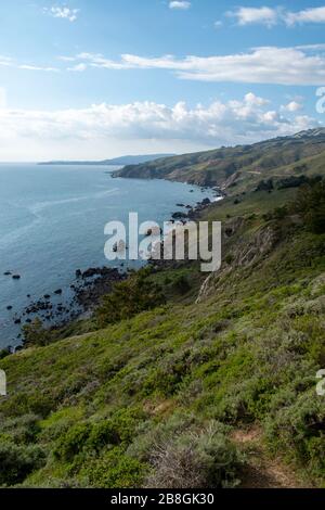 Muir Beach Overlook bietet einen ausgezeichneten Blick auf die Küste von Marin County, CA. Stockfoto