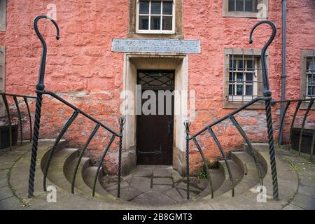Abott House, Haus aus dem 15. Jahrhundert, von Äbten erbaut, als privates Anwesen genutzt, Kunstschule und Kulturzentrum, Dunfermline, Fife, Schottland, Großbritannien Stockfoto