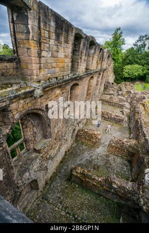 Überblick über die Ruinen der Königlichen Baumschule des Königlichen Palastes und Klosters in der antiken Hauptstadt Dunfermline; Königreich Fife; Fife; Schottland; Großbritannien; Europa Stockfoto