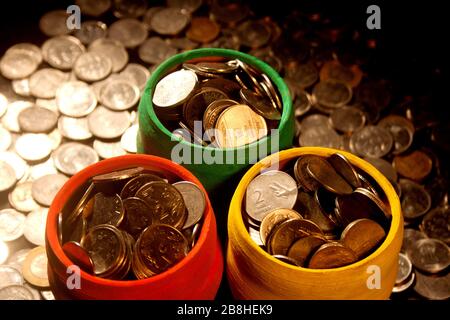 Gulak ist der traditionelle Name eines Münzbehälters oder indischen Sparschwein, in der Regel von Kindern im ländlichen Indien verwendet, Münze Stockfoto