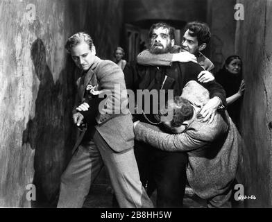 MELVYN DOUGLAS GLORIA STUART BORIS KARLOFF RAYMOND MASSEY CHARLES LAUGHTON und EVA MOORE im ALTEN DUNKLEN HAUS 1932 Regisseur JAMES WHALE Roman J. B. Priestley Drehbuch Benn W. Levy Universal Pictures Stockfoto