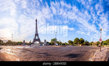 Der Eiffelturm von Pont d'Iena in Paris, Frankreich. Stockfoto