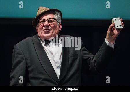 Count Arthur Strong Stand Up Comedian live in Bath. Stockfoto