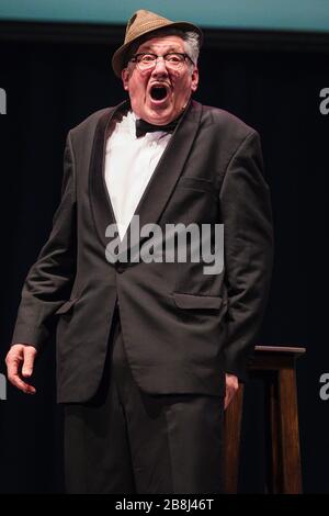 Count Arthur Strong Stand Up Comedian live in Bath. Stockfoto