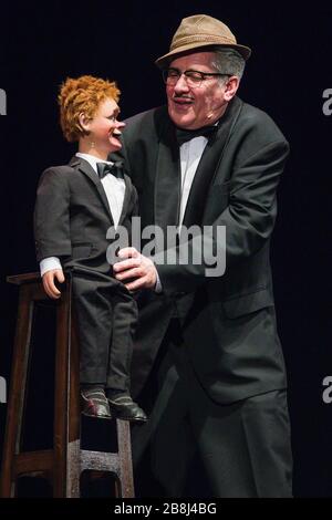 Count Arthur Strong Stand Up Comedian live in Bath. Stockfoto