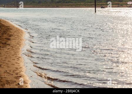 Strandlandschaft in der Lagune von Bibione Pineda an einem frühen septembertag, provinz venedig Stockfoto