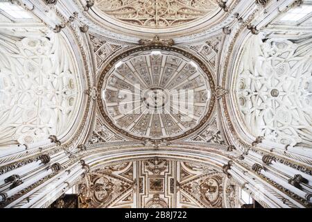 Decke der Kathedrale von Cordoba, Andalusien, Spanien Stockfoto