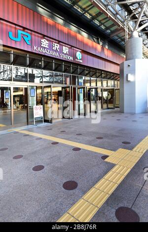 Kanazawa JR-Bahnhof Japan Stockfoto