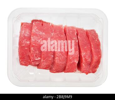 Die Stücke von raw Filetsteak in Feld auf weißem Hintergrund Stockfoto