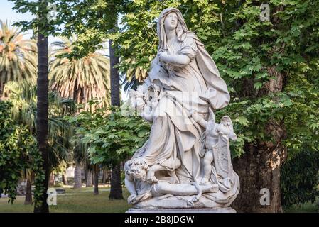 Skulpturen im Park Villa Giulia, auch bekannt als Villa del Popolo oder Villa Flor in der süditalienischen Stadt Palermo, Hauptstadt der autonomen Region Sizilien Stockfoto