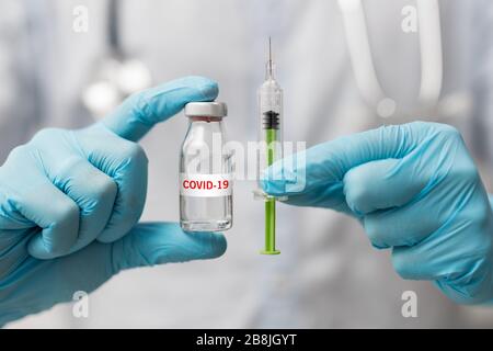 Impfstoff- und Spritzenspritzen-Injektion zur Vorbeugung und Behandlung von Corona-Virusinfektionen (neuartiges Coronavirus, COVID-19, nCoV 2019). Stockfoto