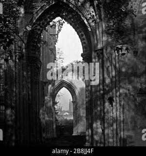 Hampshire und Insel Wight Immobilien und historische Ruinen in Großbritannien/England/Großbritannien. Dabei handelt es sich um wiederhergestellte beschädigte Glasplatten aus dem Jahr 1900 Stockfoto