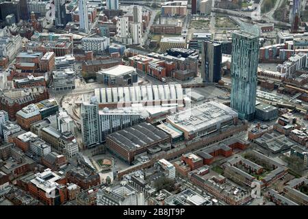 Luftbild zum Manchester Central Convention Center & Great Northern Tower & Beetham Tower, Manchester Stockfoto