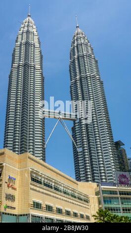 Sure KLCC Shopping Mall am Fuße der Petronas Twin Towers Kuala Lumpur Malaysia. Stockfoto