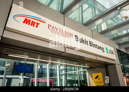 Bukit Bintang MRT Station, ein Eisenbahn-Transportsystem für die Großregion Kuala Lumpur. Stockfoto