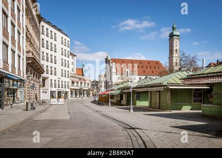 Bayern-München-Deutschland, 22. März 2020: Leere Straßen am Viktualienmarkt in München wegen Abschaltung wegen Corona-Virus Stockfoto