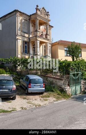 Traditionelles Haus in Kastoria, Griechenland, Balkan, Osteuropa Stockfoto