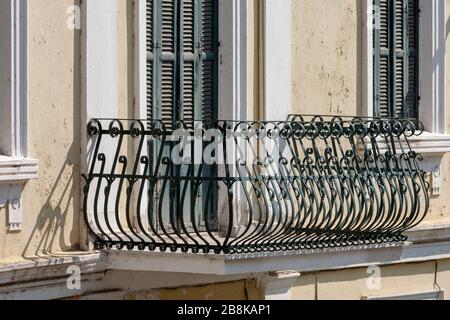 Vintage-Balkon, Nahaufnahme, Kastoria, Griechenland, Osteuropa Stockfoto