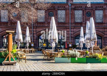 Restaurants, Bars und Cafés neben dem Bahnhof Hackescher Markt wegen Coronovirus-Pandemie, Mitte, Berlin, Deutschland geschlossen Stockfoto