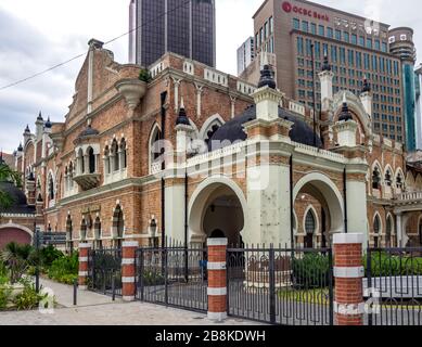 Panggung Bandaraya Old City Hall ist heute ein Theater Veranstaltungsort koloniale Architektur mit Mogul Features in Kuala Lumpur Malaysia. Stockfoto