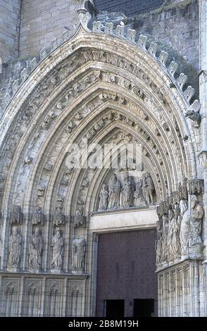 PORTADA DE LA IGLESIA DE SANTA MARIA CONSTRUIDA EN MARMOL BLANCO - SIGLO XV - GOTICO CATALAN. Autor: ANTIGONI ANTONIO. Lage: MARIENKIRCHE. SPANIEN. Stockfoto