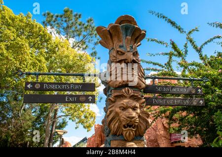 Orlando, Florida. März 2019. Draufsicht auf Lands Schild bei Universals Islands of Adventure Stockfoto