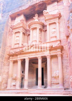 Petra, Jordanien - es ist ein Symbol für Jordanien, sowie die meistbesuchte Touristenattraktion Jordaniens. Seit 1985 gehört Petra zum UNESCO-Weltkulturerbe Stockfoto