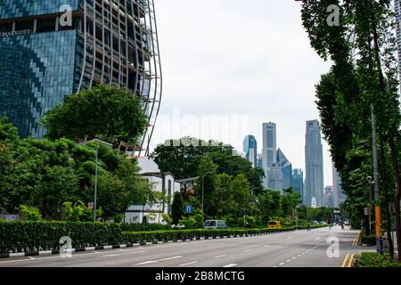 Singapur - 4. Januar 2019: Eine breite Straße in Singapur Stockfoto