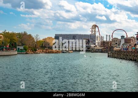 Orlando, Florida. März 2020. Panoramablick auf Springfield, Production Central und San Francisco in den Universal Studios Stockfoto