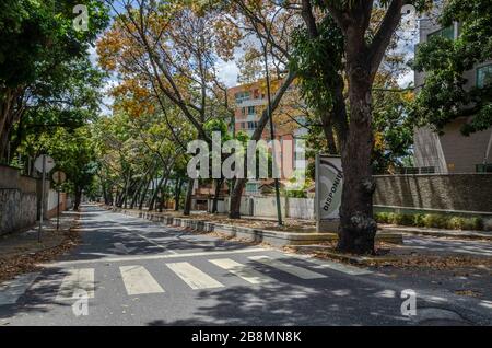 21. März 2020, Caracas, Miranda, Venezuela: Während die Informationen über die Verbreitung von Covid-19 in Venezuela sehr begrenzt sind. Das Land befindet sich noch in Quarantäne, mit einzelnen Straßen und nur sehr wenigen Menschen in den Städten. (Bild: © Jimmy Villalta/ZUMA Draht) Stockfoto