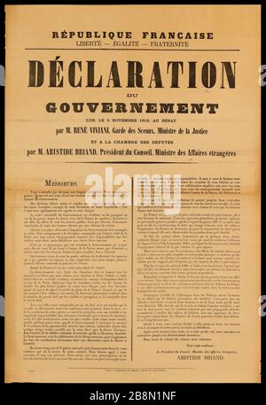 FRANZÖSISCHE REPUBLIK, FREIHEIT - GLEICHHEIT - BRÜDERLICHKEIT, ERKLÄRUNG DER REGIERUNG LUE, 3. NOVEMBER 1915 DER SENAT RENE Viviani, Justizminister, Justizminister UND ABGEORDNETENKAMMER Aristide Briand, Präsident des Verwaltungsrates, Außenminister Affiche d'Information. "DÉCLARATION du gouvernement lue, le 3 novembre 1915, au sénat par M. René Viviani, Garde des sceaux, ministre de la Justice et à la chambre des députés par M. Aristide Briand, président du conseil, ministre des Affaires étrangères". Typographie. Im Jahre 1515. Imprimerie des Journaux Officiels. Paris, musée Ca Stockfoto