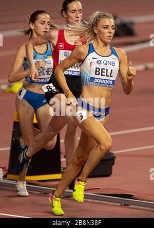 DOHA - KATAR - SEP 27: Alexandra Bell (GB & NI) tritt bei den 800-m-Läufen der Frauen an Tag eins der 17. IAAF-Leichtathletik-Weltmeisterschaften in Doha 201 an Stockfoto