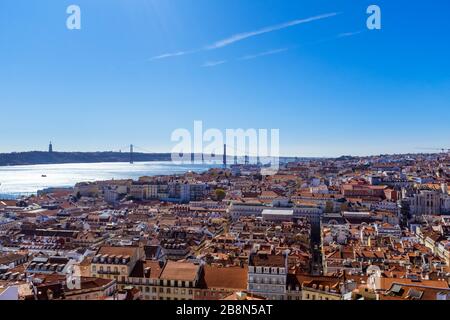 Panoramablick auf Lissabon vom Schloss São Jorge. Stockfoto