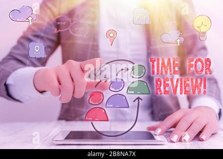 Schreiben Hinweis zu zeigen. Business Konzept für ein System oder eine Situation in seiner formalen Prüfung Stockfoto