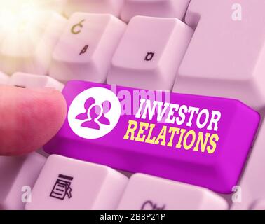Handschriftertext zum Schreiben von Investor Relations. Konzeptionelle Verantwortung für das Fotomanagement, die Finanzierungen integriert Stockfoto