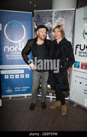 Die Ankömmlinge fragen die Filmvorführung des Cheats. Der Film wurde als Teil des North Europe International Film Festivals in London ausgewählt. Screening im Crowne Plaza London Docklands. 20.02.20 mit Philip Baldwin, Anna Winslet Where: London, Großbritannien When: 20 Feb 2020 Credit: WENN.com Stockfoto