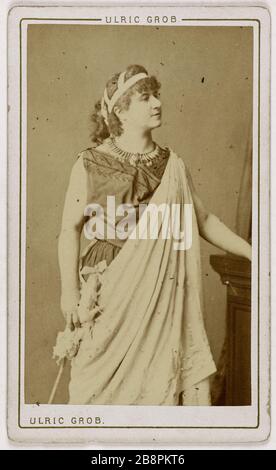 Porträt von Suzanne Marie Roselia Rousseil (1840- nach 1911) (Schauspielerin) Ulric grob. Portrait de Marie Suzanne Rosélia Rousseil, (100-<unk> après 1911), actrice. Carte de visite (recto). Tirage sur Papier Albuminé, 1860-1890. Paris, musée Carnavalet. Stockfoto