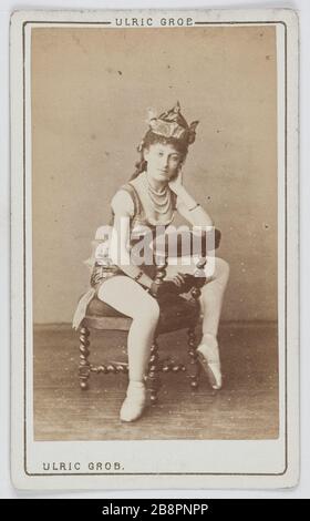 Porträt von Solari, einer Tänzerin im Theater de la Gaite. Ulric Grob. Portrait de Solari, danseuse au Théâtre de la Gaîté. Carte de visite (recto). Tirage sur Papier Albuminé, 1860-1890. Paris, musée Carnavalet. Stockfoto