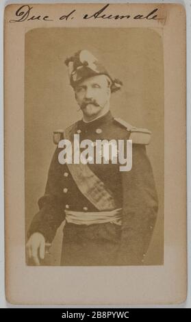 Porträt von Eugene Henri d'Orléans, Herzog von Aumale (1822-1897), (Gouverneur General von Algerien, MP) Photographic Warehouse. Portrait d'Henri Eugène d'Orléans, duc d'Aumale (1822-1897), (Général gouverneur d'Algérie, député). Carte de visite (recto). Tirage sur Papier Albuminé. 1871. Paris, musée Carnavalet. Stockfoto