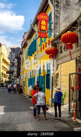 Weibliche Touristen zu Fuß in der Langeway Lorong Panggung Chinatown City Centre Kuala Lumpur Malaysia. Stockfoto