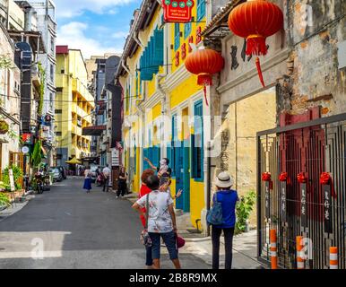 Weibliche Touristen zu Fuß in der Langeway Lorong Panggung Chinatown City Centre Kuala Lumpur Malaysia. Stockfoto