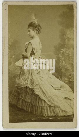 Portrait Gouvion White (Schauspielerin) Portrait de Gouvion Blanche, actrice. Carte de visite (recto). Photographie de Cyrus Anatole Pougnet. Tirage sur Papier Albuminé. 1860-1890. Paris, musée Carnavalet. Stockfoto