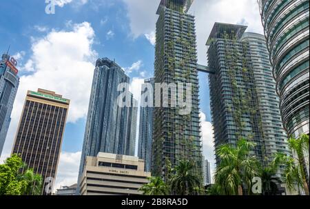 Le Nouvel KLCC Luxus Wohntürme mit vertikalen Gärten und Ascottt Star Hochhäuser Kuala Lumpur City Centre Malaysia Stockfoto