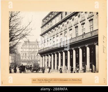 Rue de Rivoli/350. Palais Royal Square, zwischen der Kastanie und dem französischen Theater. - Kl. 930. Fassade des französischen Theaters, Rue de Rivoli, 1. Bezirk, Paris "façade du Théâtre-Français, rue de Rivoli, Paris (Ier arr.)". Photographie d'Hippolyte Blancard (1843-1924), vers 1890. Paris, musée Carnavalet. Stockfoto