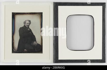 Porträt von Louis Jacques Mande Daguerre (1787-1851), Erfinder des Daguerreotyps Portrait de Louis Jacques Mandé Daguerre (1787-1851), inventeur du Daguerréotype. Photographie de E. Thiesson. Daguerréotype 1/4 de Plaque, inversé, 1844. Paris, musée Carnavalet. Stockfoto