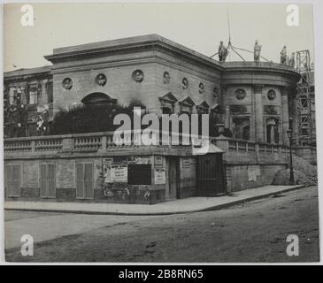 Palast der Ehrenlegion. Palast der Ehrenlegion, 7. Bezirk, Paris La Commune de Paris. Palais de la Légion d'honeur. Paris (VIIème arr.). Photographie d'Hippolyte Blancard (1843-1924). Tirage au platine (recto). 1870-1871. Paris, musée Carnavalet. Stockfoto