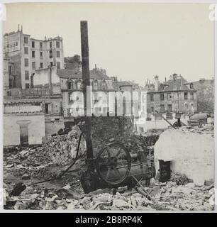 Docks de la Villette / verbrannt. Die Docks von La Villette brannten während der Commune, 19. Pariser Bezirk. La Commune de Paris. Les docks de la Villette incendiés Pendant la Commune. Paris (XIXème arr.). Photographie d'Hippolyte Blancard (1843-1924). Tirage au platine (recto). 1870-1871. Paris, musée Carnavalet. Stockfoto