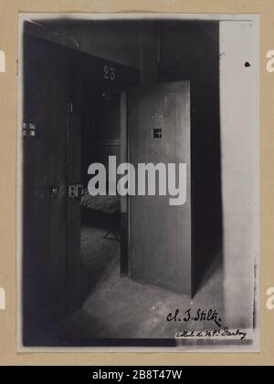 ZELLE Nr. 23 VON BISCHOF DARBOY, GEFANGENSETZEN DIE GROSSE RAKETE, 166 UND 168 DER RAKETENSTRASSE, 11. BEZIRK Cellule Nr. 23 de Monseigneur Darboy, Prison de la Grande Roquette, 166 und 168 rue de la Roquette. Paris, 11ème arr., vers 1910. Photographie de J. Stiltz. Paris, musée Carnavalet. Stockfoto