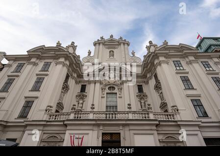 Kirche am Hof in Wien, Österreich. Die Kirche am Hof (auch: Kirche der neun Engelschören) ist eine Kirche, die von 1386 bis 1403 in Wien erbaut wurde Stockfoto