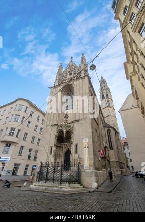 Wien, Österreich. Maria am Gestade Kirche. Die berühmte gotisch-katholische Kirche wurde 1414 geweiht und ist eine der ältesten Kirchen in Wien. Stockfoto